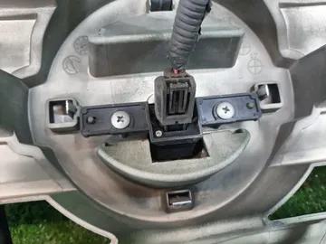 РЕШЕТКА РАДИАТОРА НА NISSAN SERENA C26