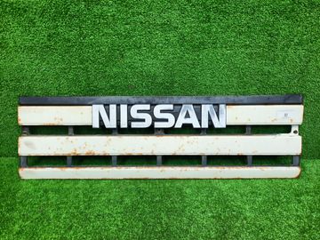 РЕШЕТКА РАДИАТОРА НА NISSAN ATLAS F22