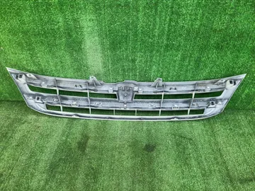 РЕШЕТКА РАДИАТОРА НА TOYOTA ISIS ZGM10G