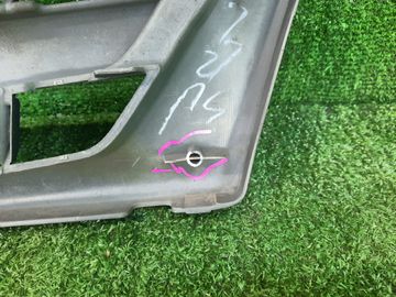 РЕШЕТКА РАДИАТОРА НА MAZDA TITAN SYE4T