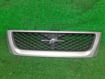 РЕШЕТКА РАДИАТОРА НА SUBARU FORESTER SF5