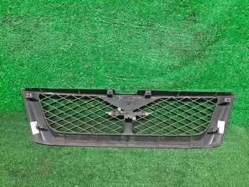 РЕШЕТКА РАДИАТОРА НА SUBARU FORESTER SF5