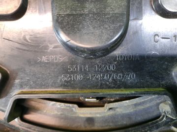 РЕШЕТКА РАДИАТОРА НА TOYOTA AURIS ZRE186H