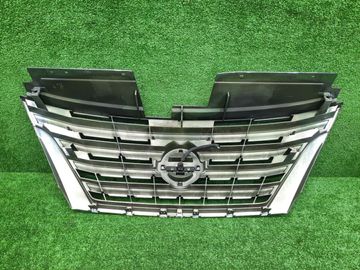 РЕШЕТКА РАДИАТОРА НА NISSAN SERENA C26