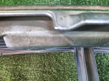 РЕШЕТКА РАДИАТОРА НА NISSAN BLUEBIRD QU14