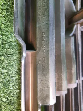 РЕШЕТКА РАДИАТОРА НА NISSAN BLUEBIRD QU14