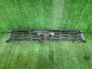 РЕШЕТКА РАДИАТОРА НА MITSUBISHI GALANT EA1A