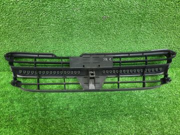 РЕШЕТКА РАДИАТОРА НА NISSAN AVENIR W11