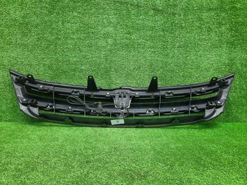 РЕШЕТКА РАДИАТОРА НА TOYOTA ISIS ZGM10G