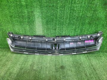 РЕШЕТКА РАДИАТОРА НА HONDA STREAM RN1