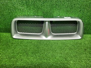 РЕШЕТКА РАДИАТОРА НА SUBARU FORESTER SG5