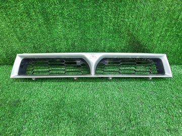 РЕШЕТКА РАДИАТОРА НА MITSUBISHI GALANT EA7A