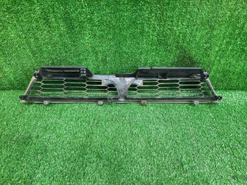 РЕШЕТКА РАДИАТОРА НА MITSUBISHI GALANT EA7A