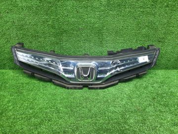 РЕШЕТКА РАДИАТОРА НА HONDA FIT SHUTTLE GP2