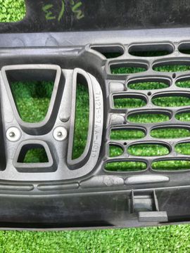 РЕШЕТКА РАДИАТОРА НА HONDA STREAM RN1