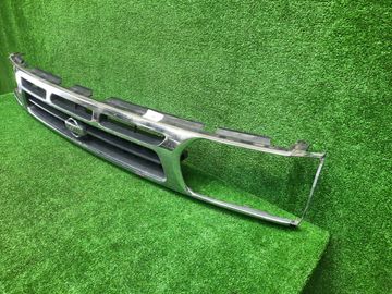 РЕШЕТКА РАДИАТОРА НА NISSAN TERRANO TR50