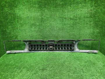 РЕШЕТКА РАДИАТОРА НА NISSAN TERRANO TR50