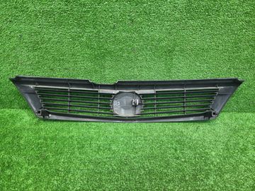РЕШЕТКА РАДИАТОРА НА MAZDA FAMILIA Y11