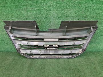 РЕШЕТКА РАДИАТОРА НА NISSAN SERENA C26
