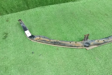 ПЛАНКА ПОД ФАРЫ НА MITSUBISHI CHARIOT GRANDIS N84W