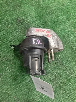 ПОДУШКА ДВС НА TOYOTA PREMIO ZZT240 1ZZ-FE