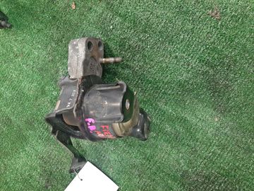 ПОДУШКА ДВС НА TOYOTA COROLLA NZE121 1NZ-FE