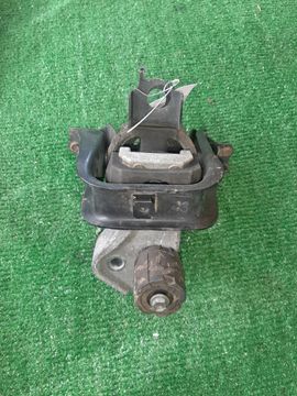 ПОДУШКА ДВС НА TOYOTA PORTE NNP11 1NZ-FE