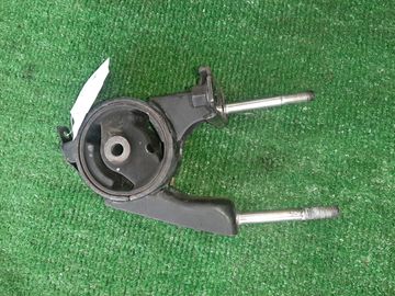 ПОДУШКА ДВС НА TOYOTA PORTE NNP11 1NZ-FE