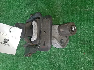 ПОДУШКА ДВС НА TOYOTA PORTE NNP11 1NZ-FE