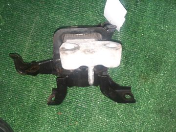 ПОДУШКА ДВС НА TOYOTA AURIS ZRE152 2ZR-FAE