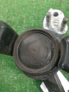 ПОДУШКА ДВС НА TOYOTA VISTA ZZV50 1ZZ-FE