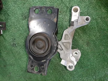 ПОДУШКА ДВС НА NISSAN SERENA NC25 MR20DE