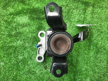 ПОДУШКА ДВС НА TOYOTA SIENTA MXPC10 M15A-FKS