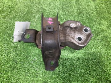 ПОДУШКА ДВС НА TOYOTA IST NCP61 1NZ-FE