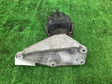 ПОДУШКА ДВС НА TOYOTA CELSIOR UCF31 3UZ-FE