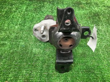 ПОДУШКА ДВС НА TOYOTA RAUM NCZ20 1NZ-FE