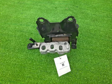 ПОДУШКА ДВС НА TOYOTA AQUA MXPK11 M15A-FXE