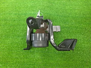 ПОДУШКА ДВС НА TOYOTA AQUA MXPK11 M15A-FXE