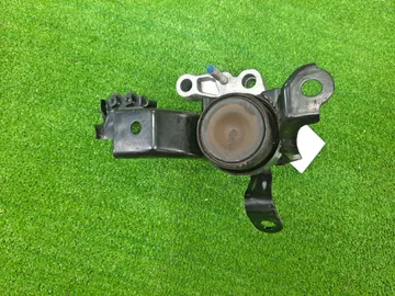 ПОДУШКА ДВС НА TOYOTA AQUA MXPK11 M15A-FXE