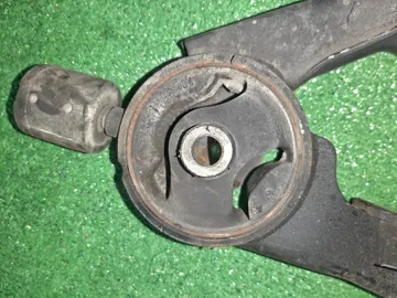 ПОДУШКА ДВС НА TOYOTA COROLLA FIELDER ZRE142G 2ZR-FE