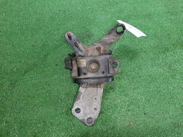 ПОДУШКА ДВС НА TOYOTA PREMIO NZT260 1NZ-FE