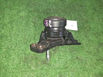 ПОДУШКА ДВС НА TOYOTA RACTIS SCP100 2SZ-FE
