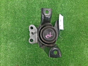 ПОДУШКА ДВС НА TOYOTA NOAH ZRR80G 3ZR-FAE