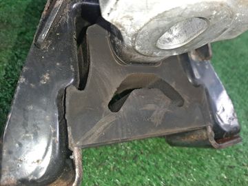 ПОДУШКА ДВС НА TOYOTA VITZ KSP130 1KR-FE