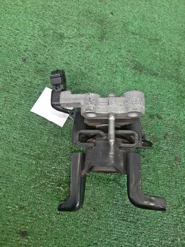 ПОДУШКА ДВС НА TOYOTA NOAH ZWR80G 2ZR-FXE