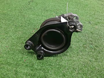 ПОДУШКА ДВС НА HONDA FIT GP1 LDA