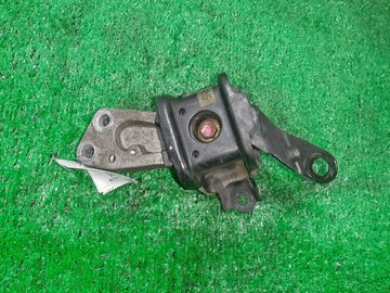 ПОДУШКА ДВС НА TOYOTA COROLLA NZE121 1NZ-FE