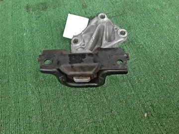 ПОДУШКА ДВС НА HONDA VEZEL RU3 LEB