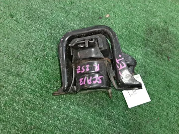 ПОДУШКА ДВС НА TOYOTA VITZ SCP13 2SZ-FE