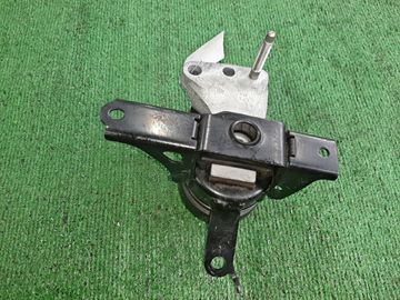 ПОДУШКА ДВС НА TOYOTA VITZ KSP130 1KR-FE